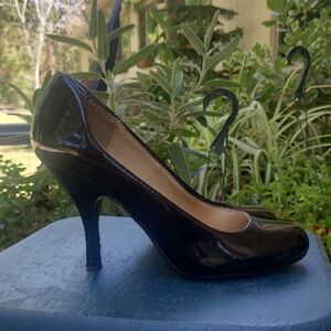 Chinese Laundry Glossy Black Heels Size 7.5